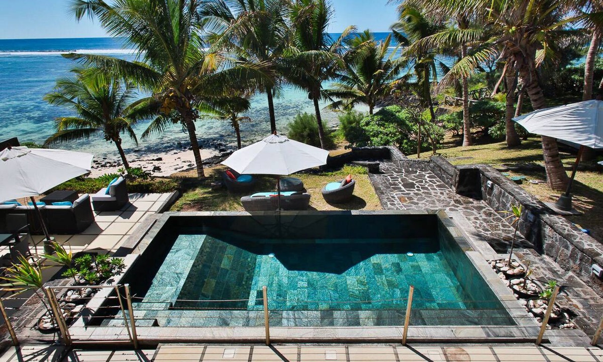 Poste Lafayette Villa | Amaiti, swimming pool, beach & staff
