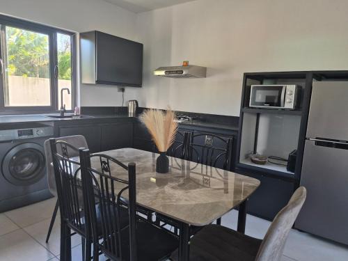 Camp Bestel Villa | Ascella 3 bedroom villa - 5 Min Walk to Beach