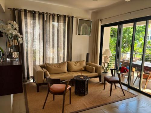 Roches Noires Apartment | Azuri Luxury Apt with Private Terrace and Beach and Golf