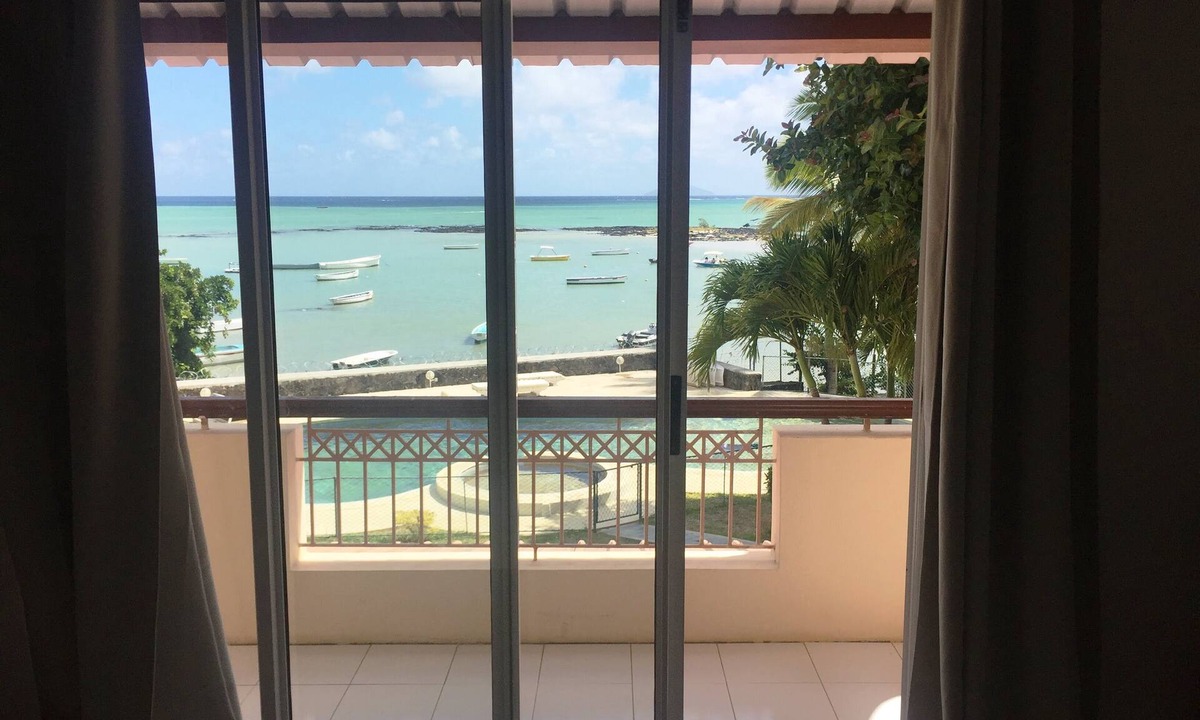 Grand Gaube Villa | Beachfront Family Bungalow With Pool and top View - by Feelluxuryholidays