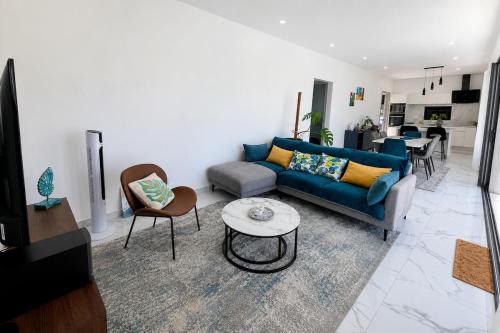 Calodyne Villa | Beautiful contemporary villa with private pool