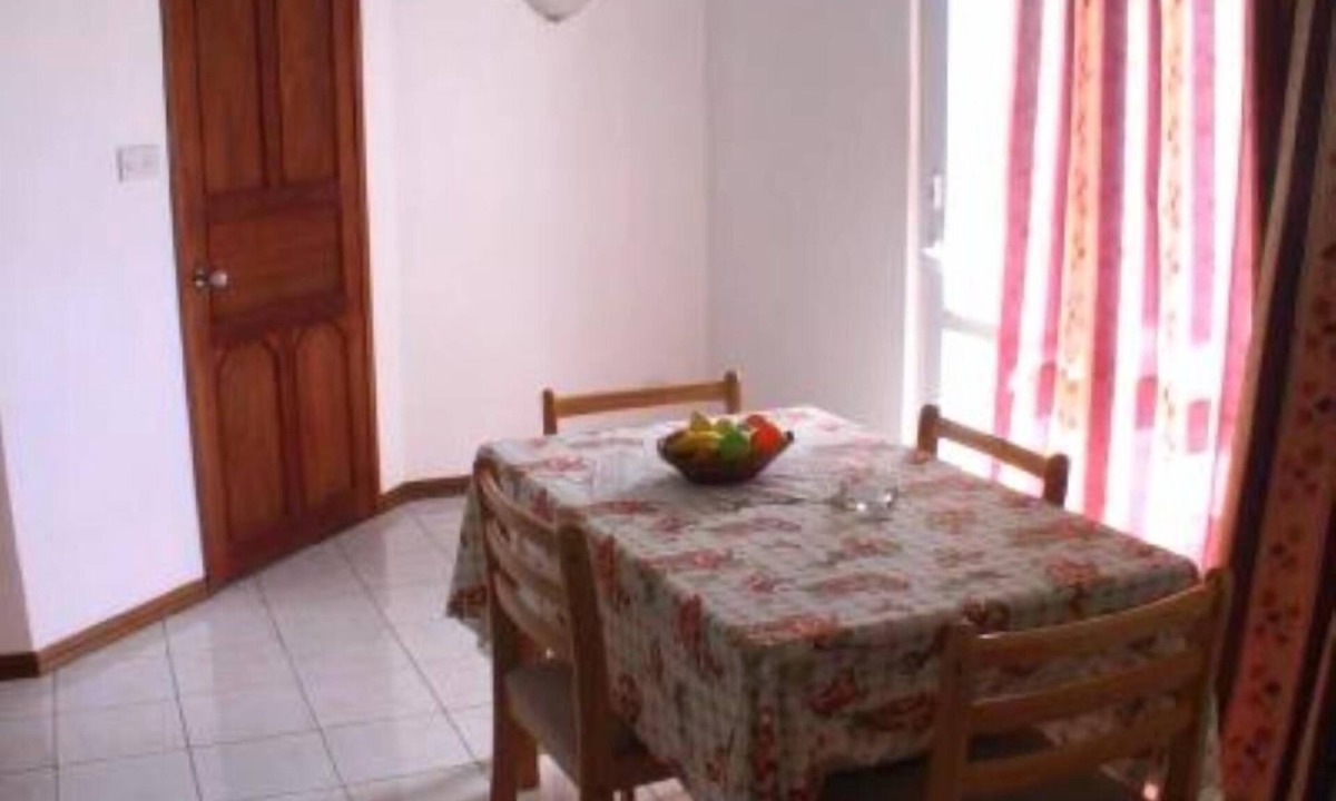 Mont Choisy House | Bed with breakfast and dinner at 50€/person/night at 200m beach Trou aux biches.