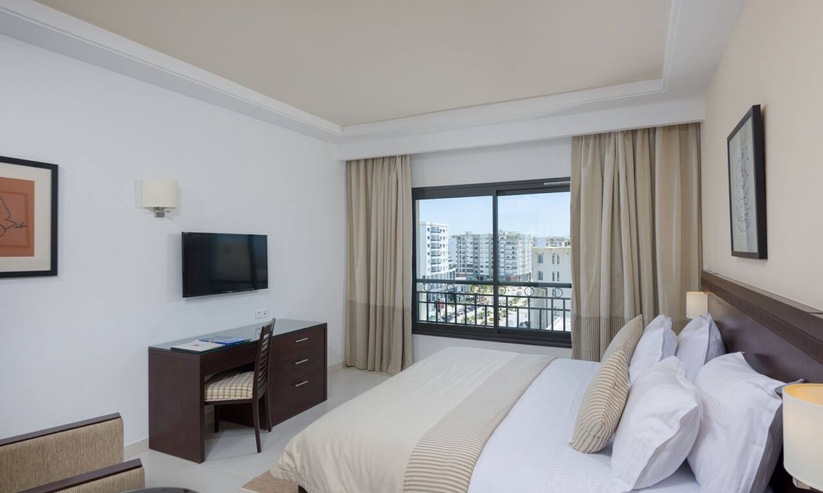 Les Berges Du Lac II Hotel | Corail Suites Hotel