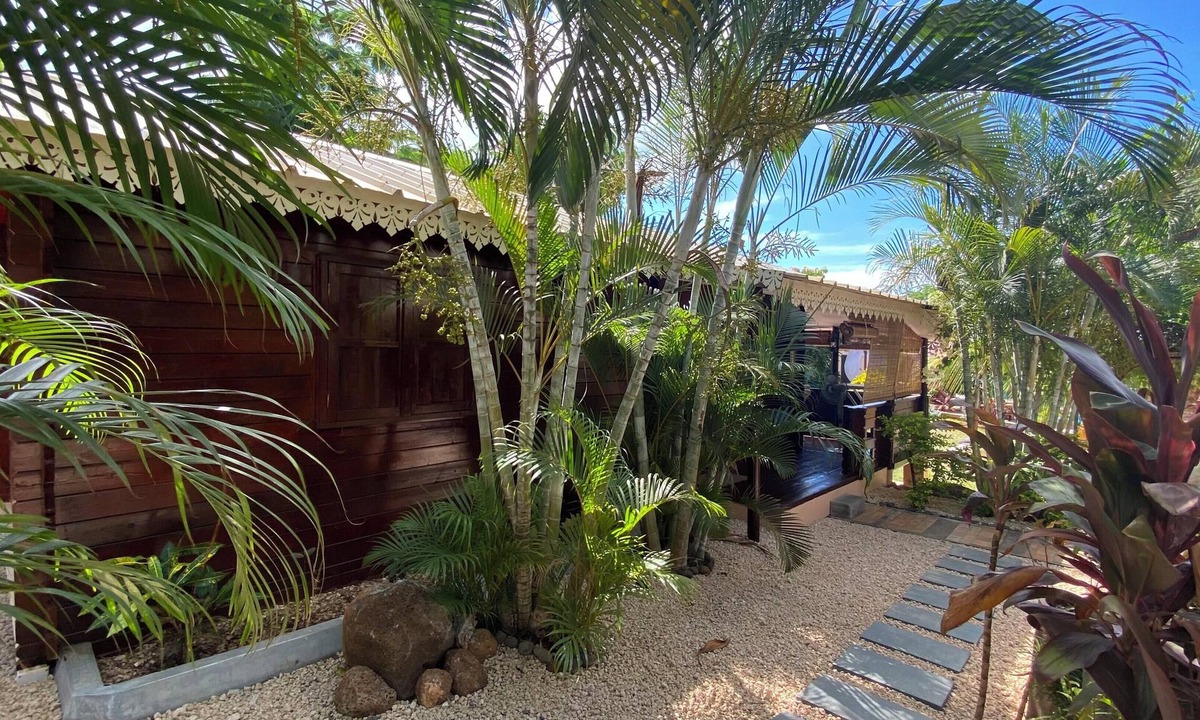 Albion House | Homerez - Charming House in Albion with Shared Pool