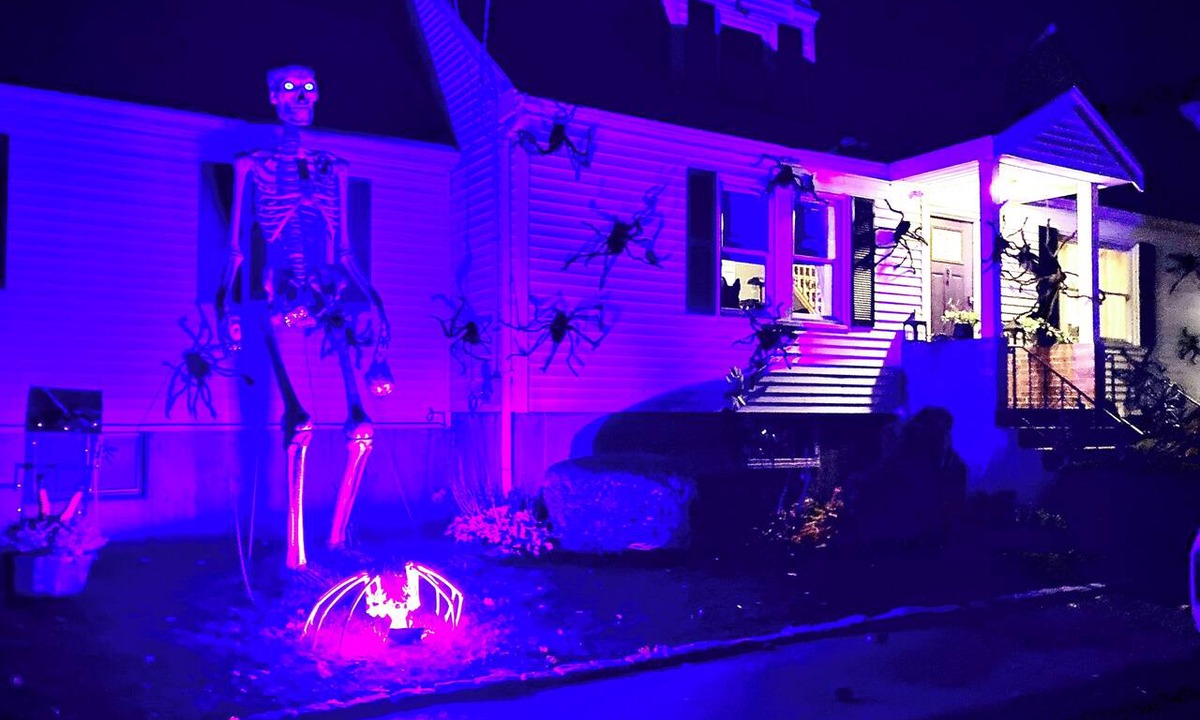 Salem Bed & Breakfast | In home mini wing private space. 💜Stay at Hal's Salem, MA