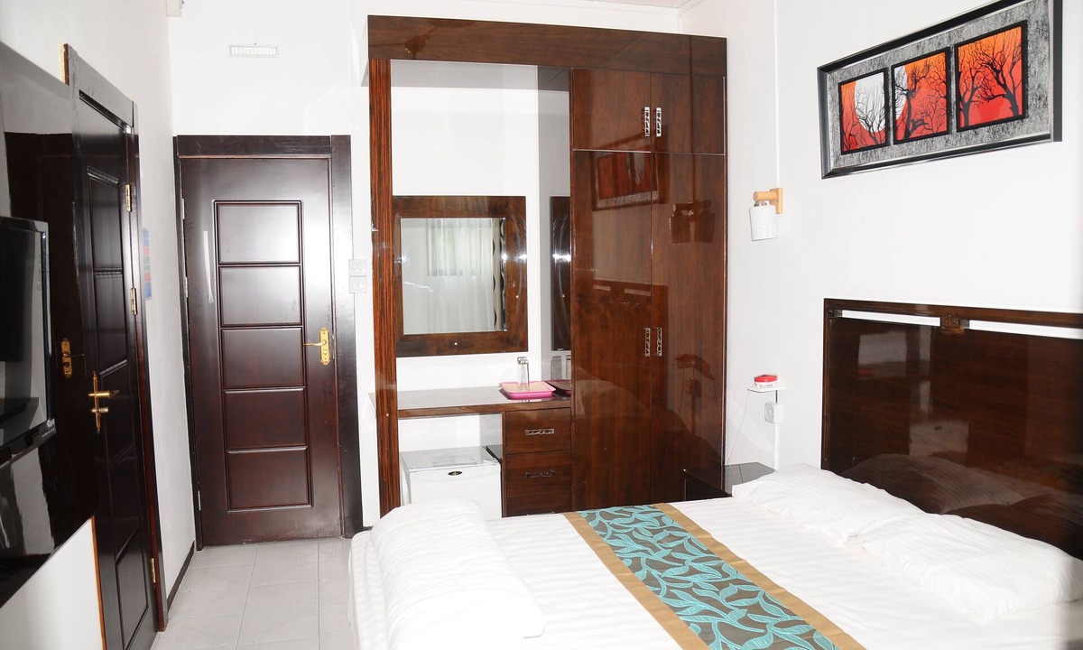 Port Mathurin Hotel | Le Flamboyant Hotel