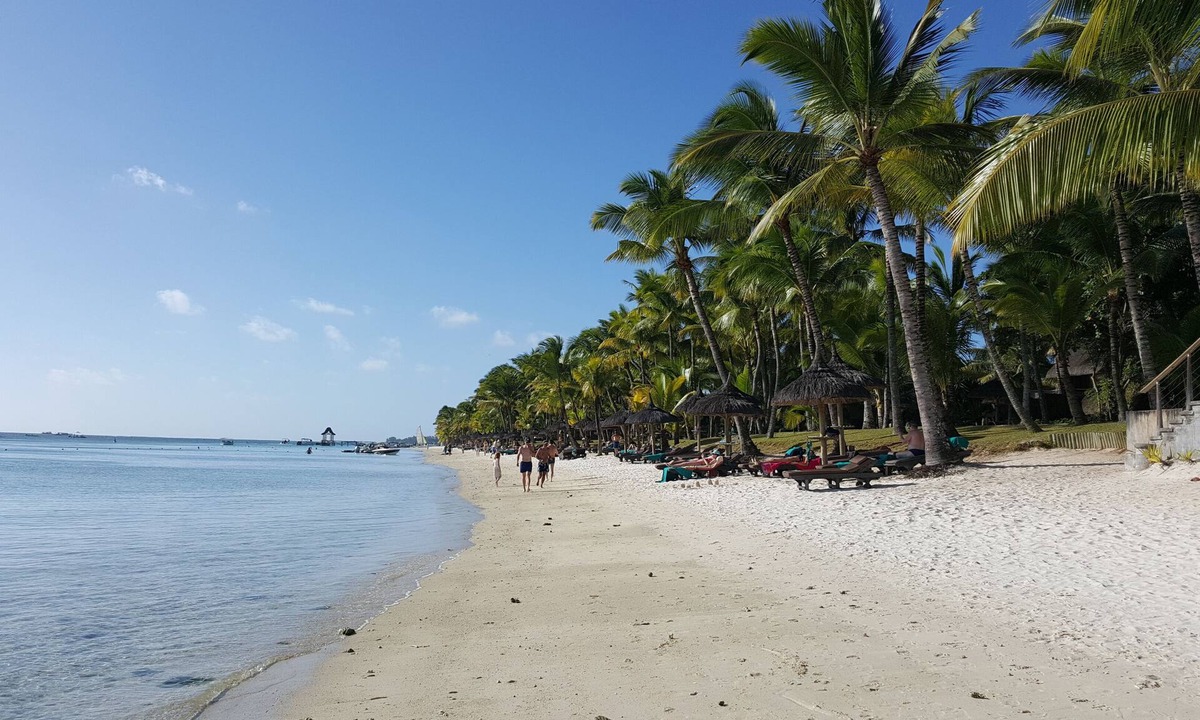 Trou aux Biches Apartment | Location appartement mer 1à 2 pers 250m Trou aux biches et 500m Mon choisy plage