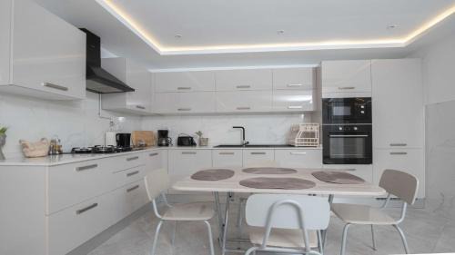 Sidi Dhrif Villa | Luxurious Villa in La Marsa Elegance Comfort Ideal Location