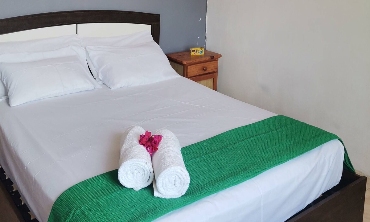 Flic-en-Flac Apartment | Peaceful 3 bedroom apartment beach flic en flac