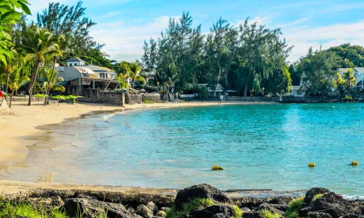 Pereybere Apartment | Pereybere Beach Walk Apartment With Wifi & Parking