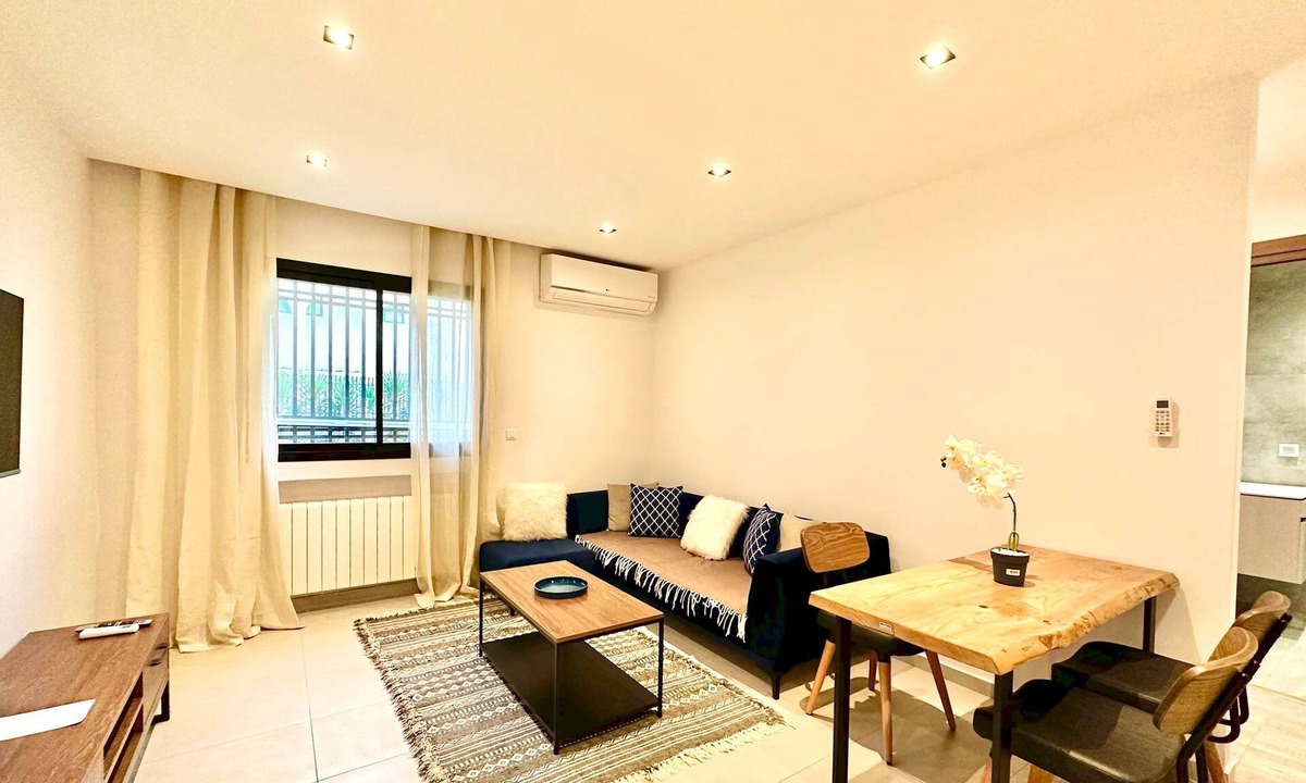 Les Berges du Lac Apartment | Sunset 101 brand new apt with gym in Lac 1