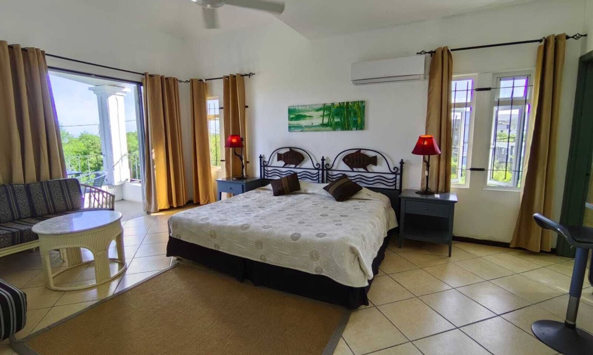 La Gaulette Bed & Breakfast | Tam Studio
