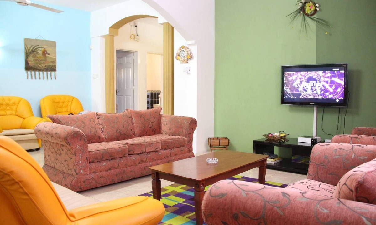 Flic-en-Flac Villa | Villa with waterfall at the pool, ideal for large families, couples and friends.