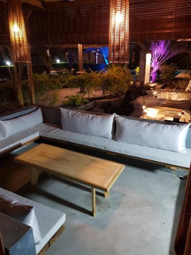 Fond du Sac Bed & Breakfast | Villas Rocher