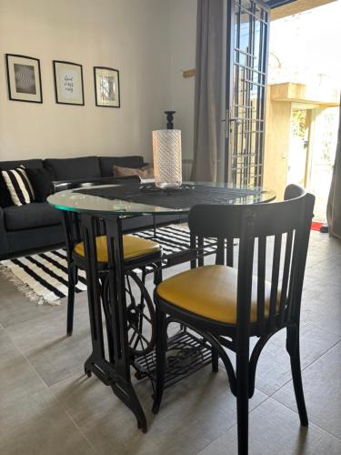 La Marsa Apartment | Work and Wave cosy studio at La Marsa