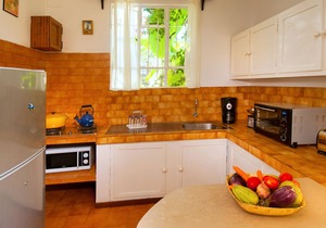 Charming Villa Pointe D'Esny feet in the water on garden and beach, quiet, wifi