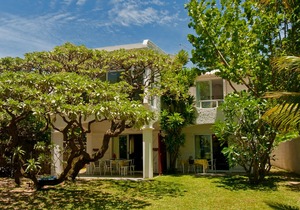 Charming Villa Pointe D'Esny feet in the water on garden and beach, quiet, wifi