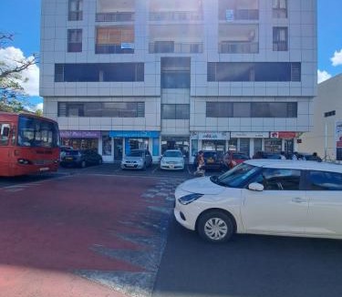 Beau Bassin - Rose Hill Apartment | 3 Bedroom Apartment 1min walk metro station