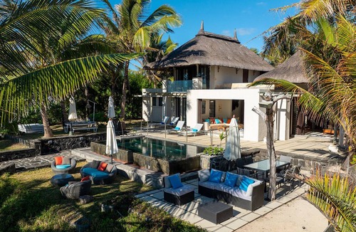 Poste Lafayette Villa | Amaiti, swimming pool, beach & staff