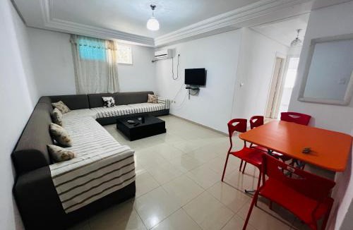 Sqanes Apartment | Appartement 2 chambres à 250m de la plage, propre & bien équipé