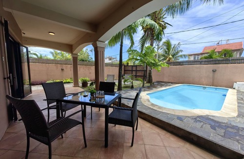 Pereybere Apartment | Appartement, Moderne Avec Piscine a 5mins de la Plage, Ideal Pour les Couples