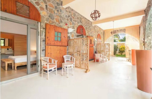 Cap Malheureux Hotel | Aroma Plaza Boutique Hotel