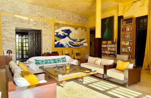 Utica Villa | Artists House Villa in Utique