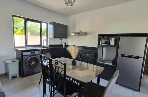 Camp Bestel Villa | Ascella 3 bedroom villa - 5 Min Walk to Beach