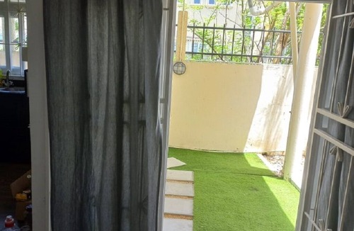 Blue Bay Apartment | AVA Beachhouse Apartment- 5 mins walk from the beach