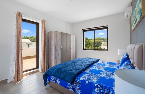 Balaclava House | Balaclava Star, luxury 5BR villa with pool by IHR