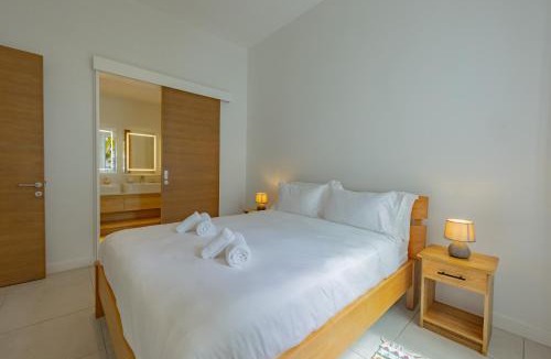 Grand Gaube Apartment | Beachfront Apartment with Garden & Direct Beach Access