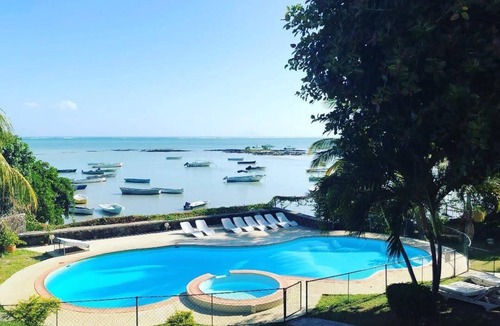 Grand Gaube Villa | Beachfront Family Bungalow With Pool and top View - by Feelluxuryholidays