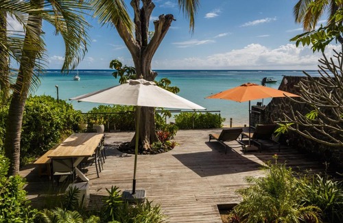 Cap Malheureux Villa | Beachfront villa with direct beach access