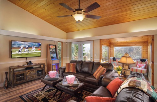 Chalet Village Cabin | BEAUTIFUL 2/2 CHALET! Amazing Views! Hot Tub! Games! Great Location Near Ober!