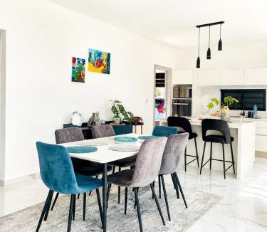 Calodyne Villa | Beautiful contemporary villa with private pool