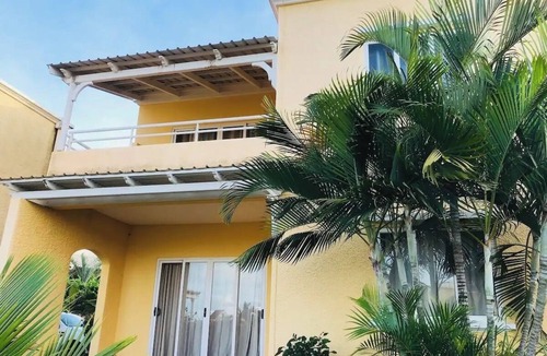 Albion House | Beautiful Secure Villa with Pool & Tropical Garden