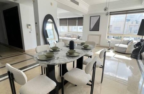 Les Berges Du Lac II Apartment | Black White Modern Spacious