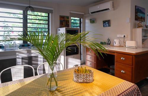 La Mivoie House | Blue Zebra - Le Jardin d'Antoinette