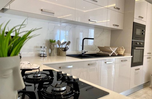 Sidi Dhrif Apartment | Charming 2-Bedroom Apartment in Vibrant Marsa, Tunisia