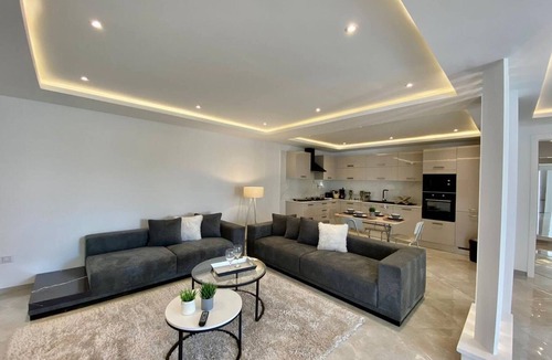Sidi Dhrif Apartment | Charming 2-Bedroom Apartment in Vibrant Marsa, Tunisia