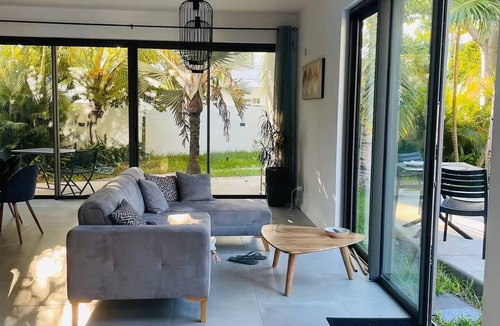 Cap Malheureux House | Contemporary villa a 5-minute walk from Bain Boeuf Beach