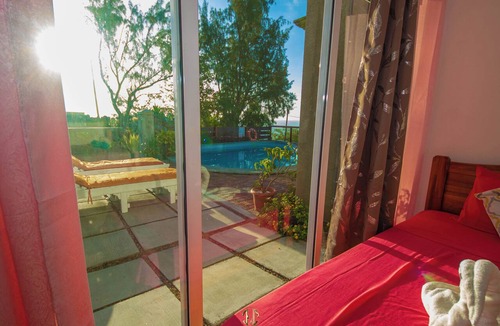 Oyster Bay Villa | Cosy and peaceful retreat with sea view and mountain view for family and friends
