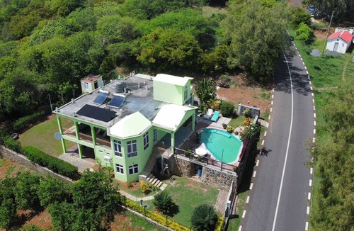 Oyster Bay Villa | Cosy and peaceful retreat with sea view and mountain view for family and friends