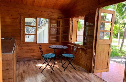 Cluny Apartment | Cottage 50 m from the beach