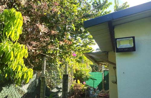 La Preneuse Apartment | Cozy Backyard Studio in Tamarin for Adventurers and Kitesurfers