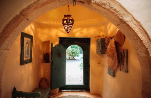 Erriadh Apartment | Dar Dada Djerba: Maison traditionnelle Houch