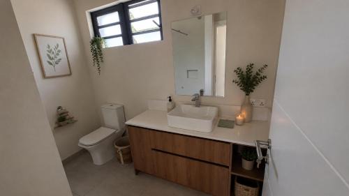 Black River House | Domaine de Palmyre Wildlife, Mountains & Tranquility