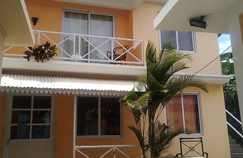 Port Louis Bed & Breakfast | Famille Manuel