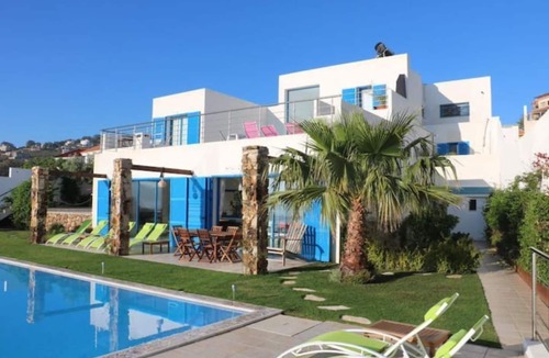 Tabarka House | First-line guest house breathtaking view