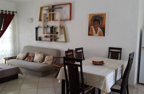 Flic-en-Flac Apartment | Flic en Flac Apartment in a 3 * quiet beachfront and secure